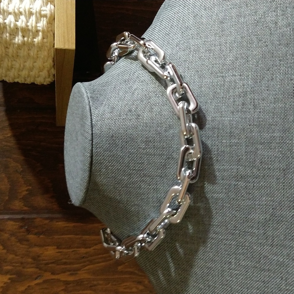 Chain choker style silver tone necklace - Picture 8 of 9